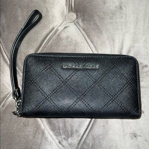 Michael Kors wristlet / wallet
